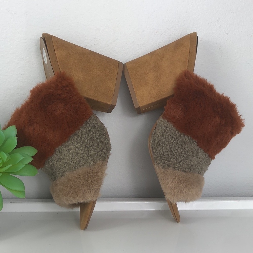 Treasure & Bond Fuzzy Striped Block Heel Mule 7 - Picture 6 of 10